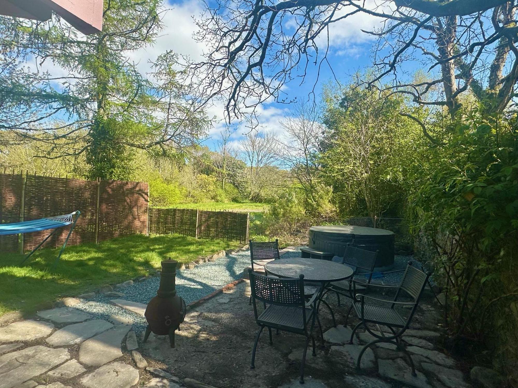 Tiny Romantic Retreat With Hot Tub On A Country Estate Near Cardigan Bay In Eryri Snowdonia Llanbedr  Exterior photo